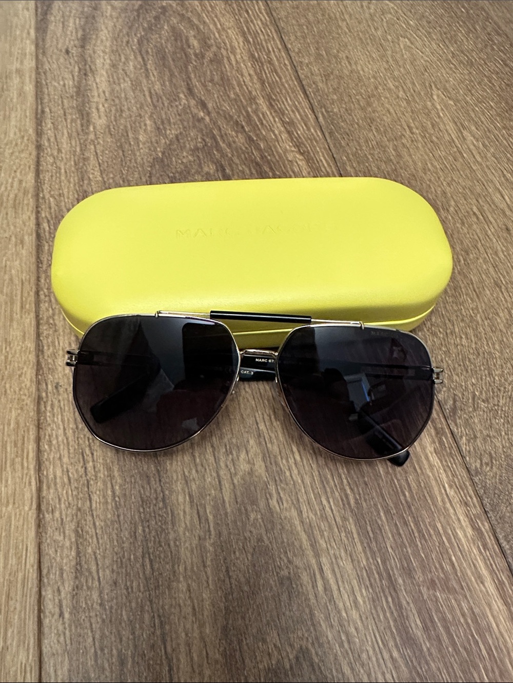 Marc Jacobs Gold and black aviator Sunglasses with Yellow Case